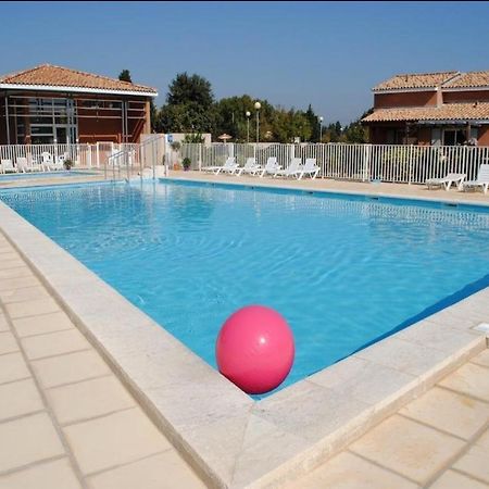 Maison Plain Pied Avec Climatisation Dans Une Residence Privee Avec Piscine Saint-Saturnin-lès-Avignon Dış mekan fotoğraf
